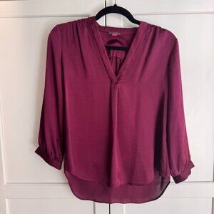 Vince Camuto  3/4 Sleeve V-Neck Blouse
